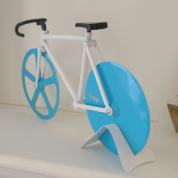 Bicycle Pizza Cutter 🍕🚲 - Picture 4 of 6